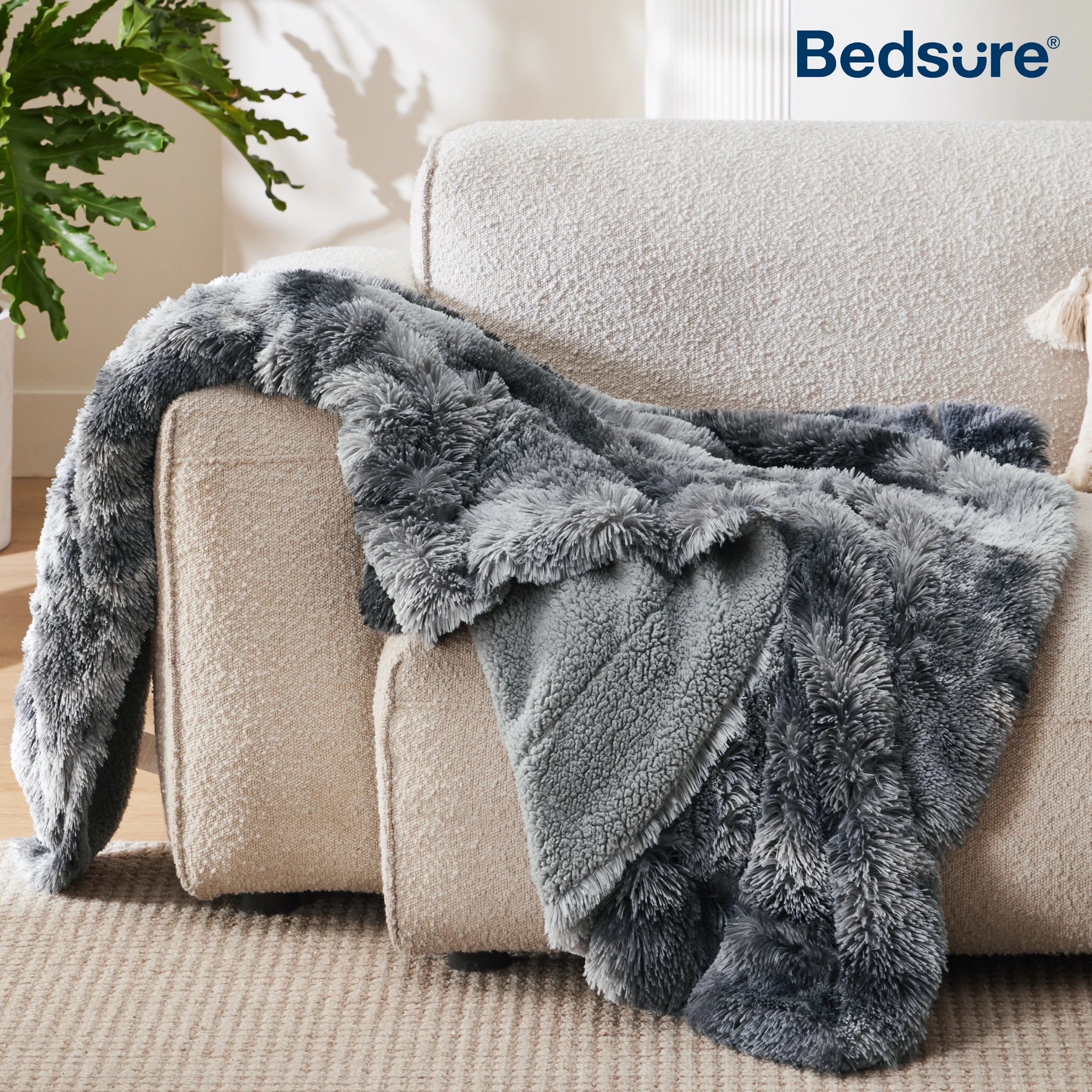 Bedsure Soft Fuzzy Faux Fur Throw Blanket, 640 GSM